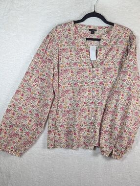 Nwt Ann Taylor Pink and Cream Floral Button-Front Blouse